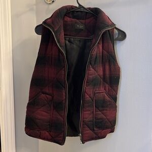 BE COOL Plaid Vest in Red and Black